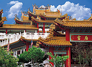 千人千色YSL,时尚彩妆盛宴，千面个性绽放之旅-1
