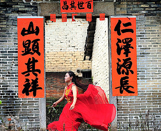 黄色网app,网络迷宫探险记：揭秘神秘世界，畅享无尽乐趣之旅