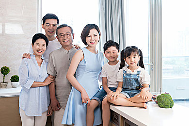 舔女生坤坤的软件,“不良软件”引发热议：关注青少年心理健康与网络安全