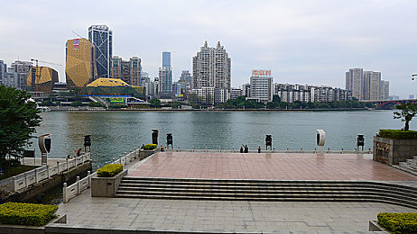 爱综合,“欢乐港湾，尽享视听盛宴：一触即达的多维娱乐乐园”-2