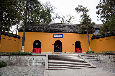黄色软件一天三次,惊曝：涉嫌违规内容软件一日内被紧急叫停，网络监管再敲警钟！-2
