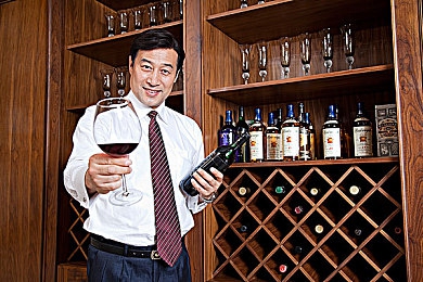 罚坐三角架尖尖是罚哪里的,揭示游戏法则，共创和谐三角架之旅-1