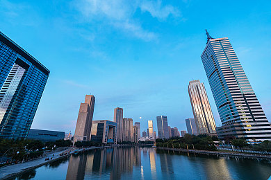 黄金软件app下载3.0.3免费装妆2023浏览器,妆点未来，畅游资讯，黄金软件App 3.0.3版焕新启航-1