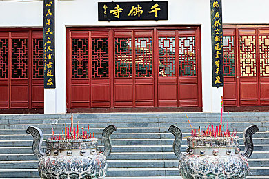 按摩师添我做爰全过,行业乱象惊曝：按摩师越界服务，顾客权益谁来守护？-2