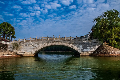 黄色3.03免费vivo版破解大全,游戏破解风云：破解与版权，玩家的两难抉择-3