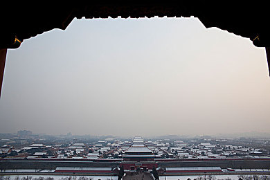 男人捅鸡鸡,惊悚探险，挑战极限——探秘神秘游戏世界