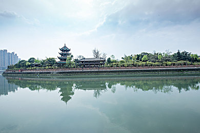 男生和女生一起擦擦擦,青春交织，温暖同行，难忘瞬间共绘人生画卷-2