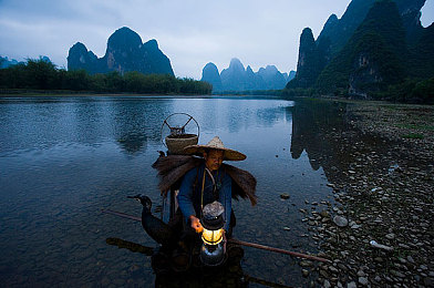 亚洲少妇毛茸茸,探索亚洲时尚新潮流：毛茸茸少妇独特魅力与文化融合启示-2