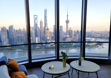 女人毛茸茸,毛茸茸时尚风潮席卷而来：个性与自信的新象征，揭秘潮流魅力与搭配技巧-3