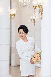 男人和女人靠网站,《梦幻都市》性别互动新体验：男女玩家网站共筑美好家园