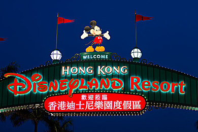 男生和女生一起做酿酿酱酱,浪漫厨房烹饪之旅：情侣共度甜蜜时光，挑战美食搭配技巧-2