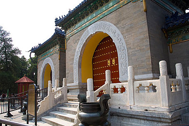 打扑克又疼又叫,扑克竞技场：紧张刺激，欢声笑语，畅享胜利喜悦