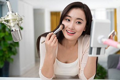艳女应用,魅力艳女互动之旅，打造视觉盛宴新体验-4