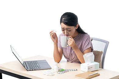 男生和女生一起做酿酿酱酱,浪漫厨房烹饪之旅：情侣共度甜蜜时光，挑战美食搭配技巧-3