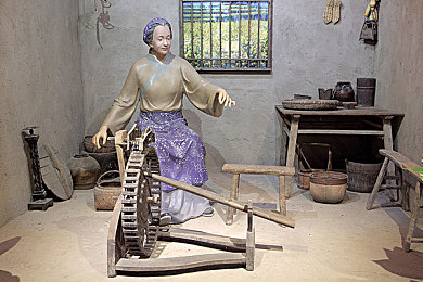 富婆高潮大喊太过瘾了,揭秘现代女性高潮释放：富婆欢愉呐喊，彰显自我价值与身心愉悦-2