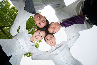 富婆裸交按摩在高潮,裸交按摩丑闻频发，行业道德规范亟待重塑与提升-3